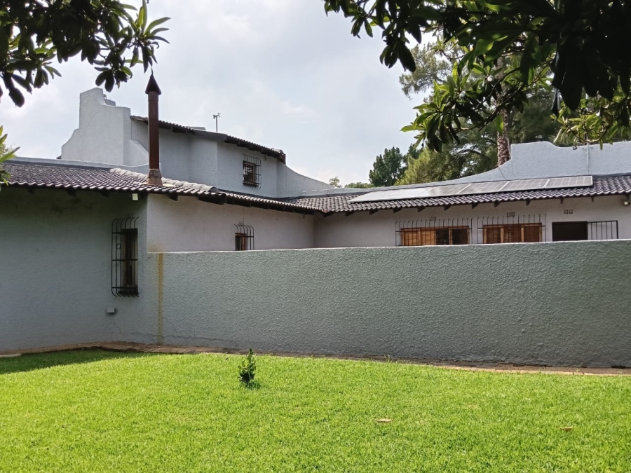 5 Bedroom Property for Sale in Loumar Western Cape